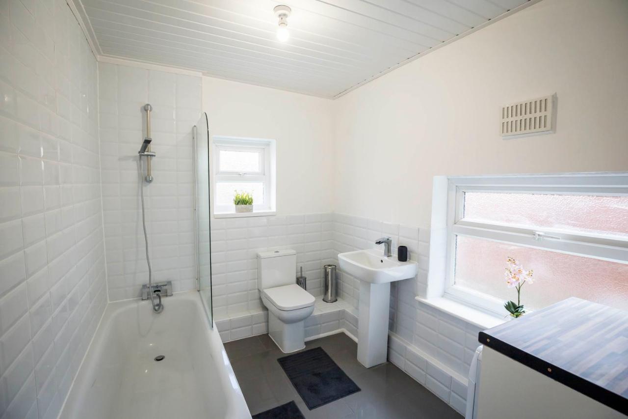 Spacious, Modern 4 Bed House Close To City Centre Chester Dış mekan fotoğraf